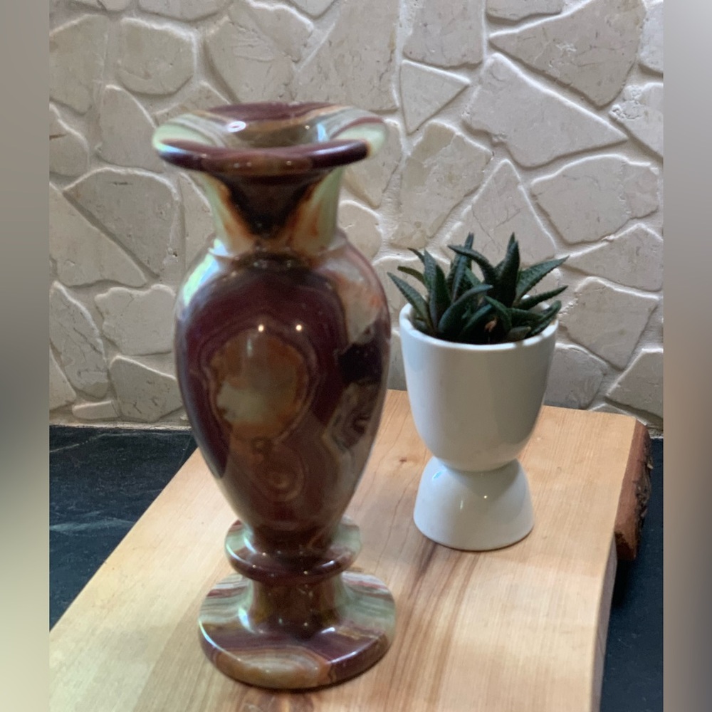 VINTAGE | Onyx Vase | 2 of 2